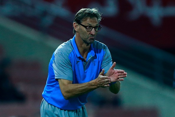 托尼-亚当斯西甲执教首秀首发来自十一国,球队