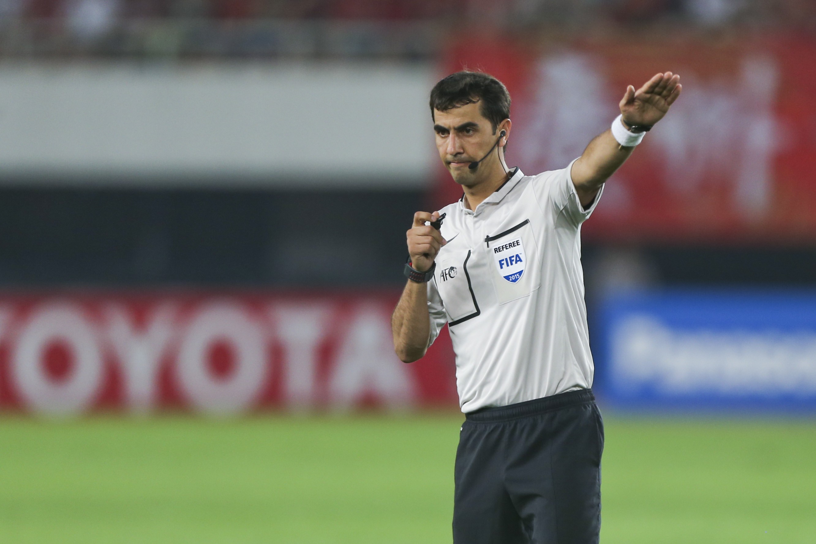 亚冠裁判安排:伊尔马托夫执法上港,新人吹恒大