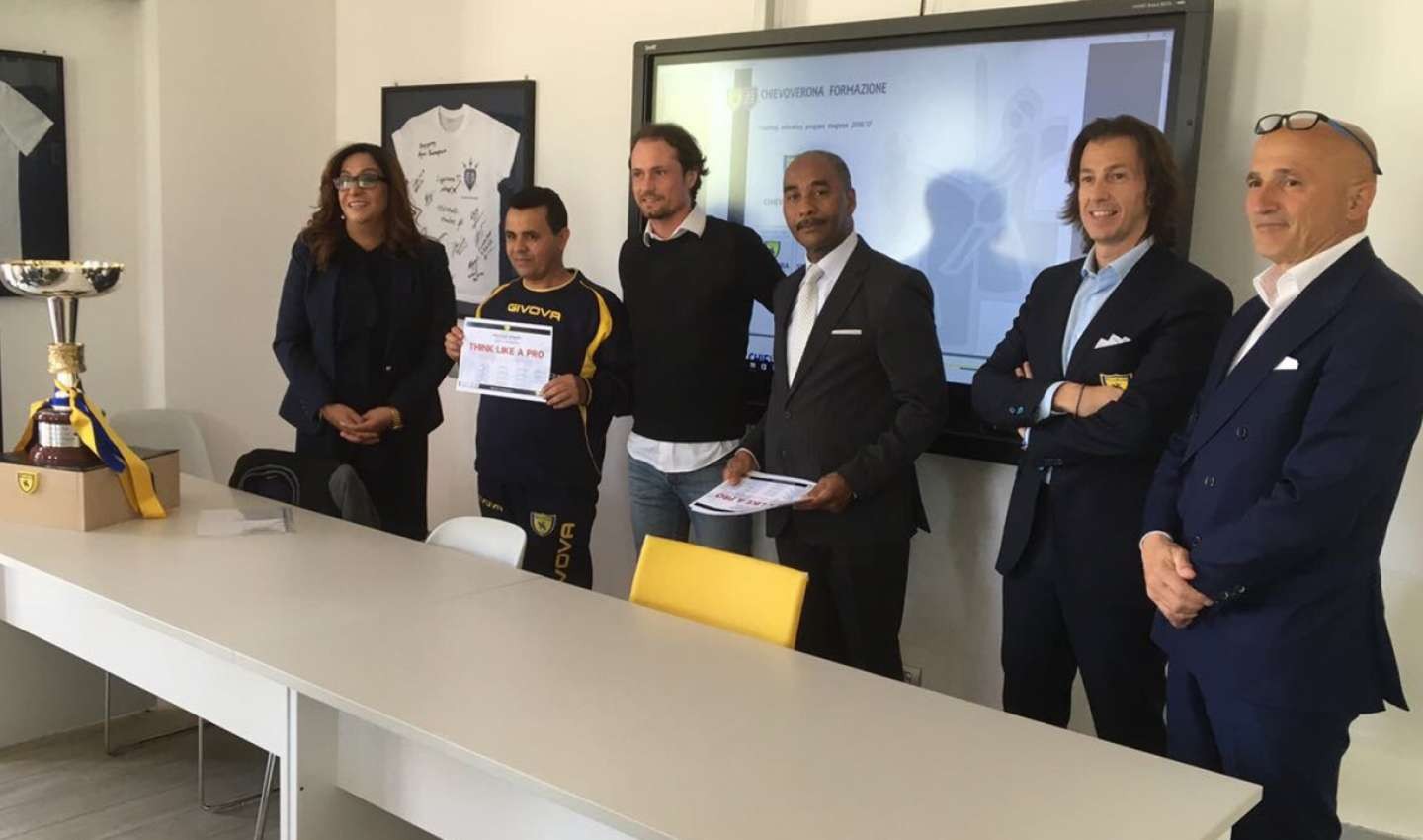 【青训】首批摩洛哥教练员培训班圆满结束 - 足