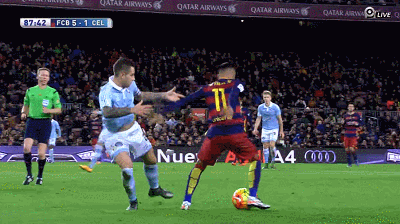 彩虹挑球过人教学 - 足球视频|足球视频集锦|懂