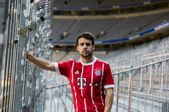 图集:阿迪宣,拜仁新赛季球衣曝光,众男模出镜 -