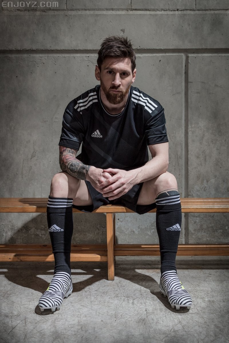 阿迪达斯发布全新足球鞋系列Nemeziz! - 足球视