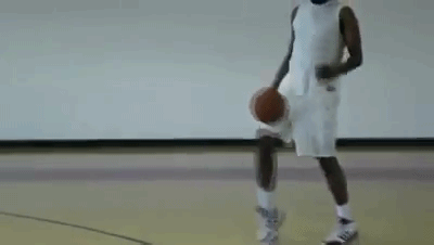 奥拉朱旺这个名字,是个篮球迷应该都听说过,他是nba历史上最为伟大的