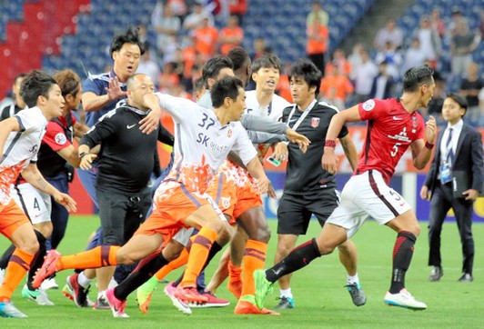 日本网友谈亚冠:热烈庆祝韩国球队全军覆没 - 