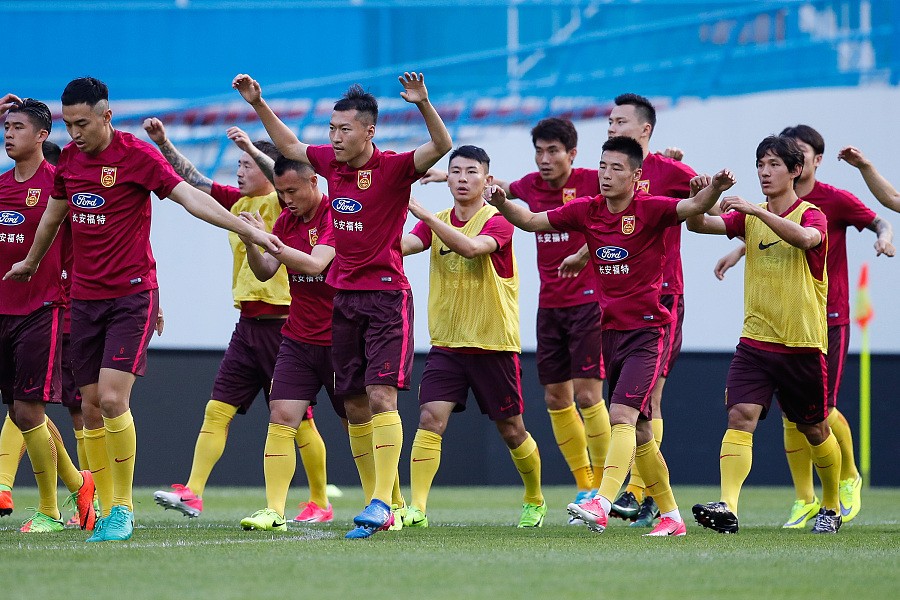 国足战菲律宾前瞻:里皮演练新套路,全新后防遇