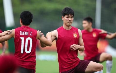 历时8个月,金英权终于战胜伤痛回归恒大! - 足球