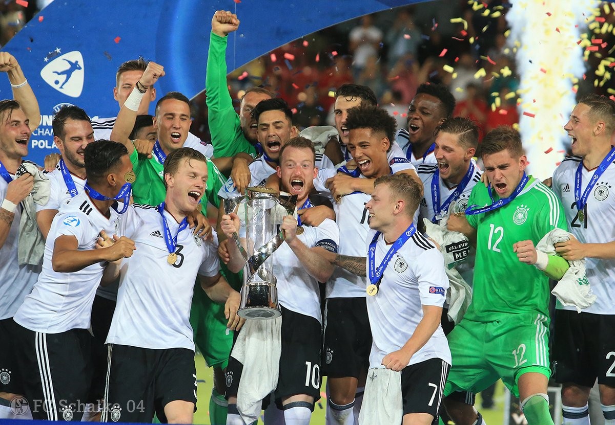 动态:沙尔克04三位小将获得U21欧青赛冠军 - 沙