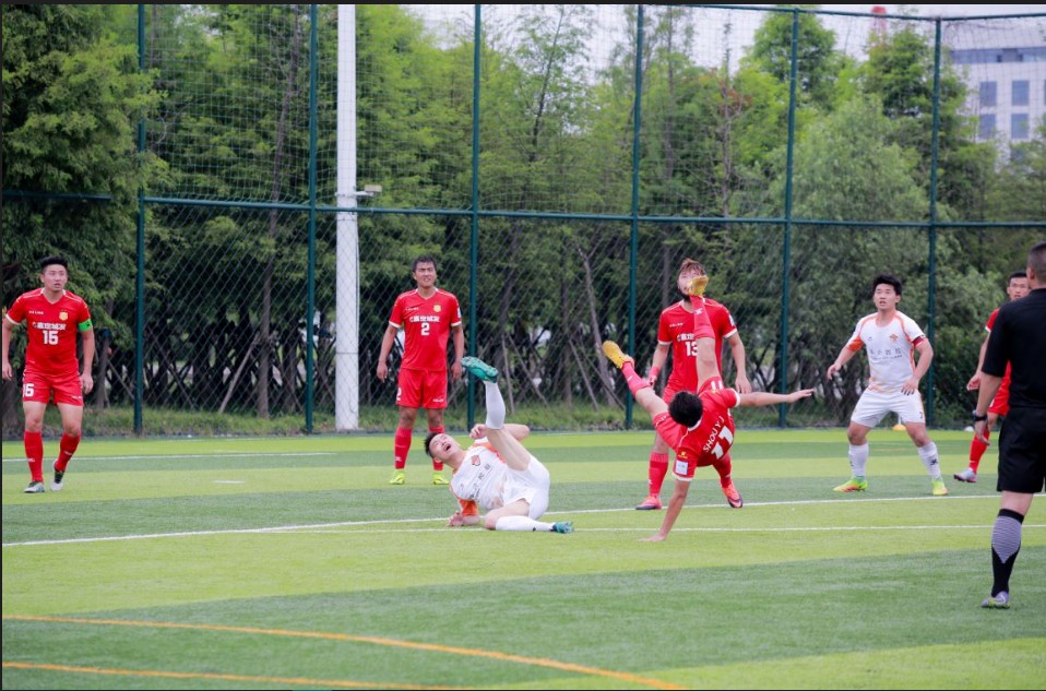 上海市业余联赛最高级别足球比赛 嘉定城发提