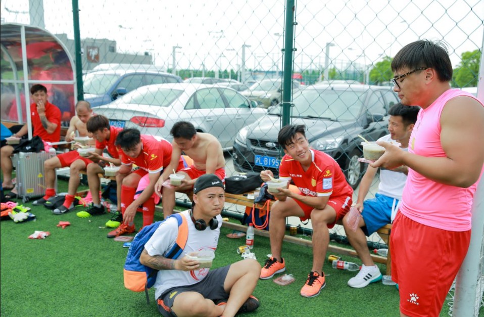 上海市业余联赛最高级别足球比赛 嘉定城发提