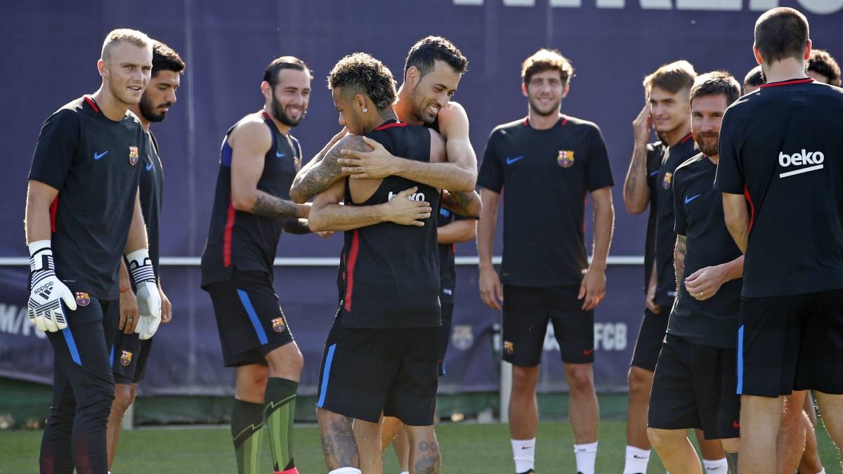 饱和,巴萨中场已有10名球员 - 广州恒大淘宝|巴