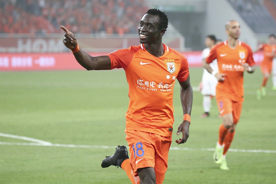 比赛图集:鲁能3-2亚泰,西塞进球再献蒂奥特 - 山