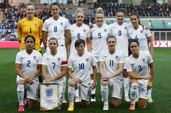 女欧杯谨防蛊惑盘,一场强强对话,一场菜鸡互啄