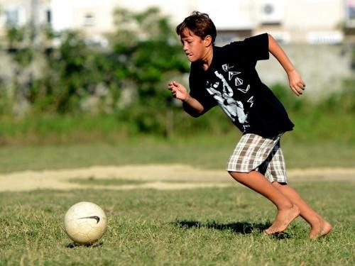 问答日报:为什么许多球迷喜欢看足球,但不喜欢