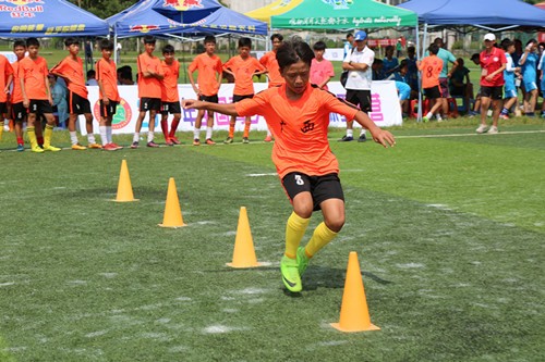 广西体专承办全国青少年校园足球夏令营活动