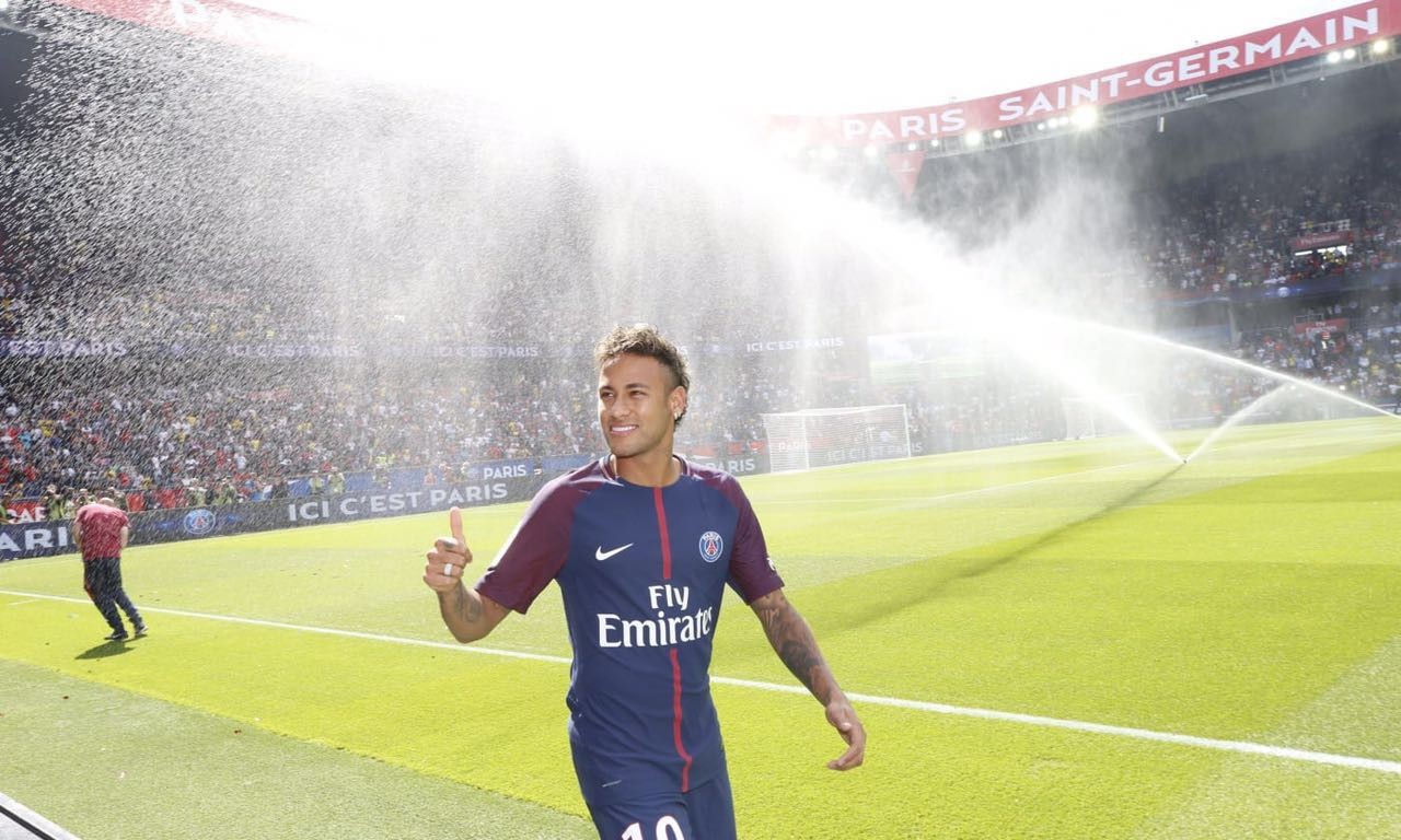 法甲一周:内马尔加盟巴黎创史诗级转会,新赛季