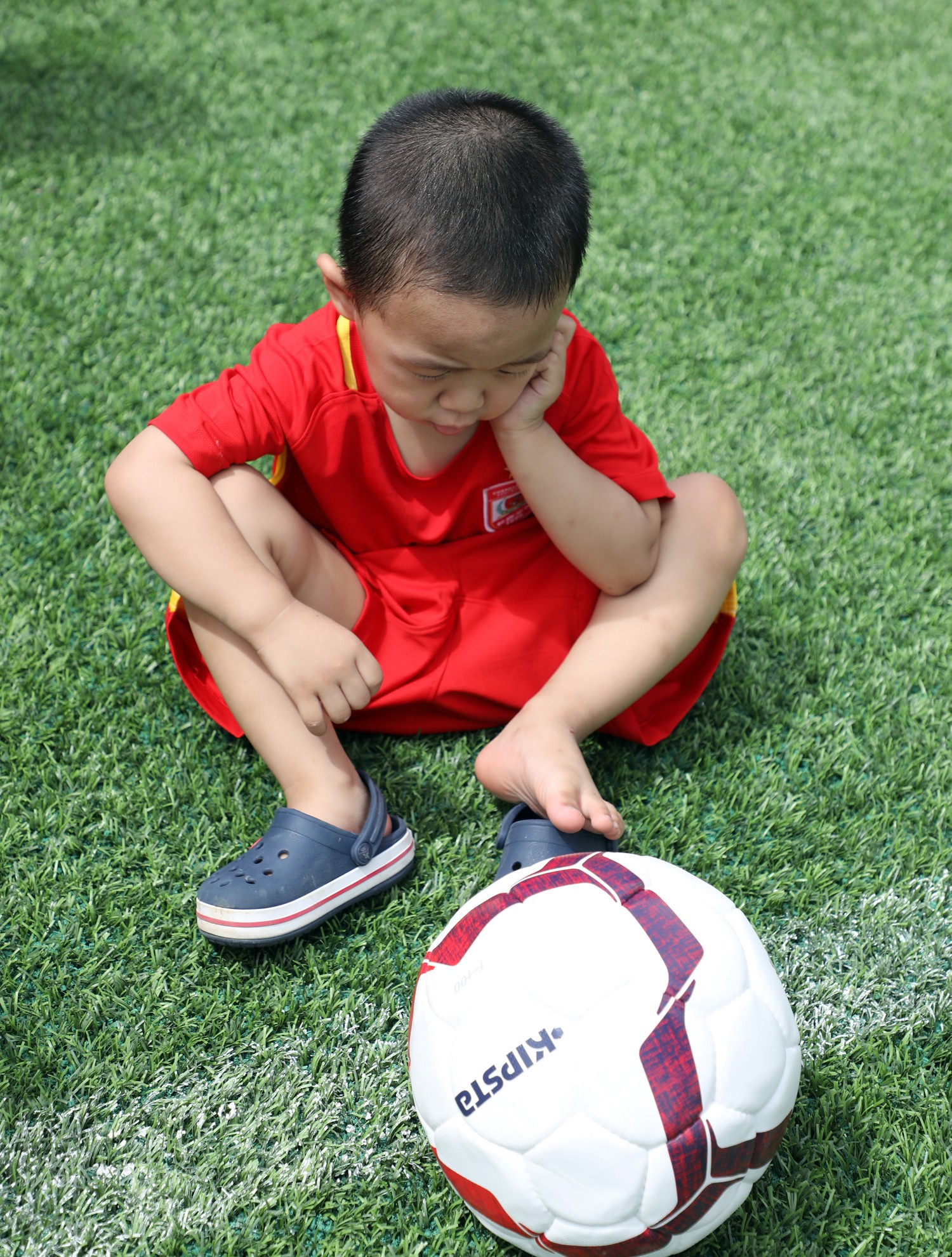 亚泰地产组织亲子团探营净月基地,感受足球快