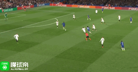 威廉射门被扑,巴舒亚伊补射打中边网