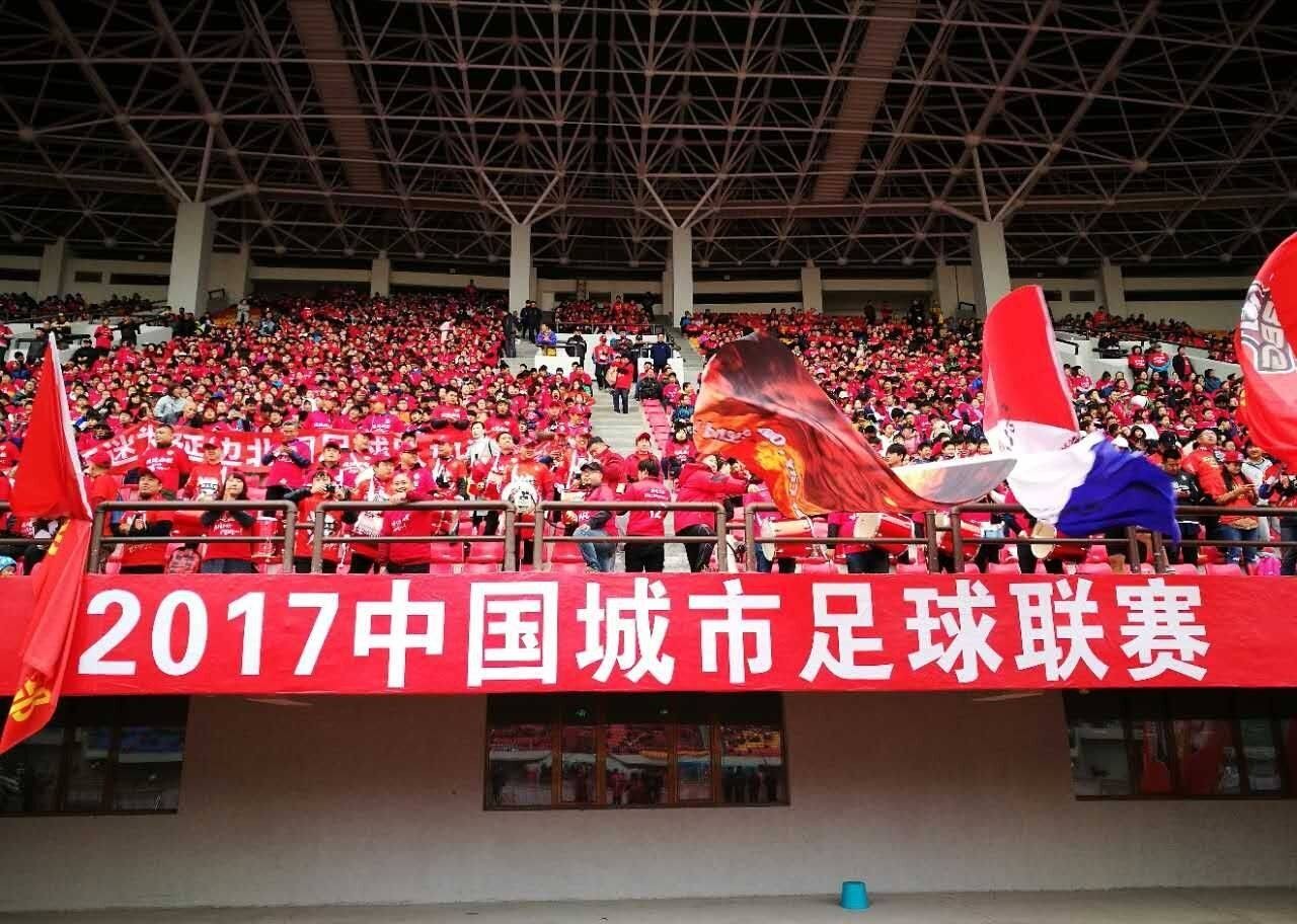 比中超波及面更大的城市足球联赛,人数比肩天