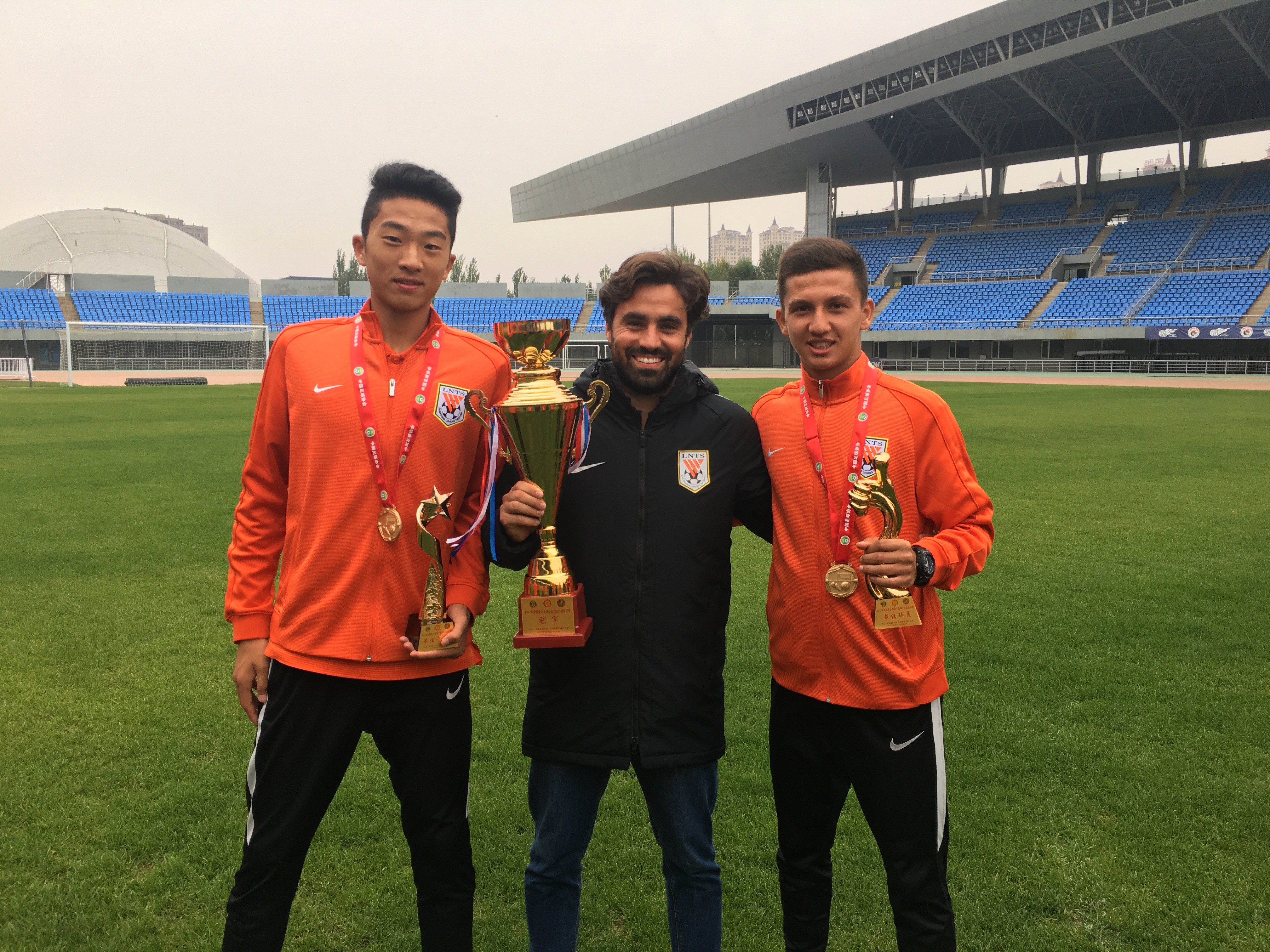 捷报丨鲁能青训U15队勇夺首届青超联赛冠军 