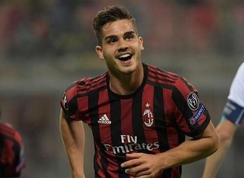 火,A席最受中国米兰球迷喜爱 - AC米兰|安德烈