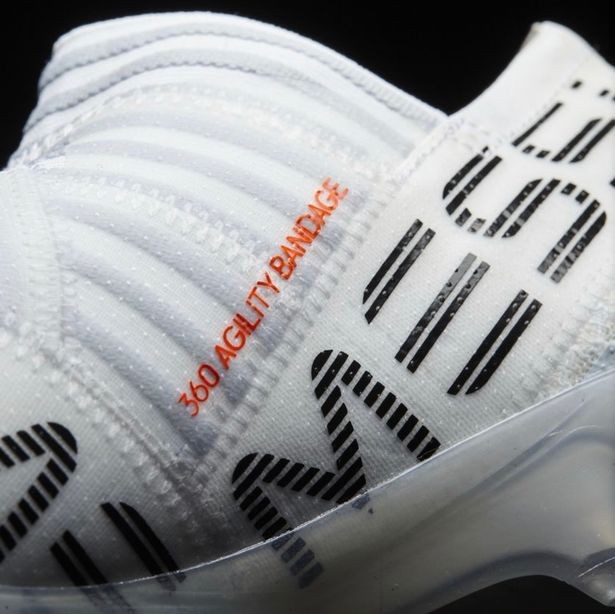 英雄待遇,梅西获纪念款特制战靴 - 阿根廷|巴塞