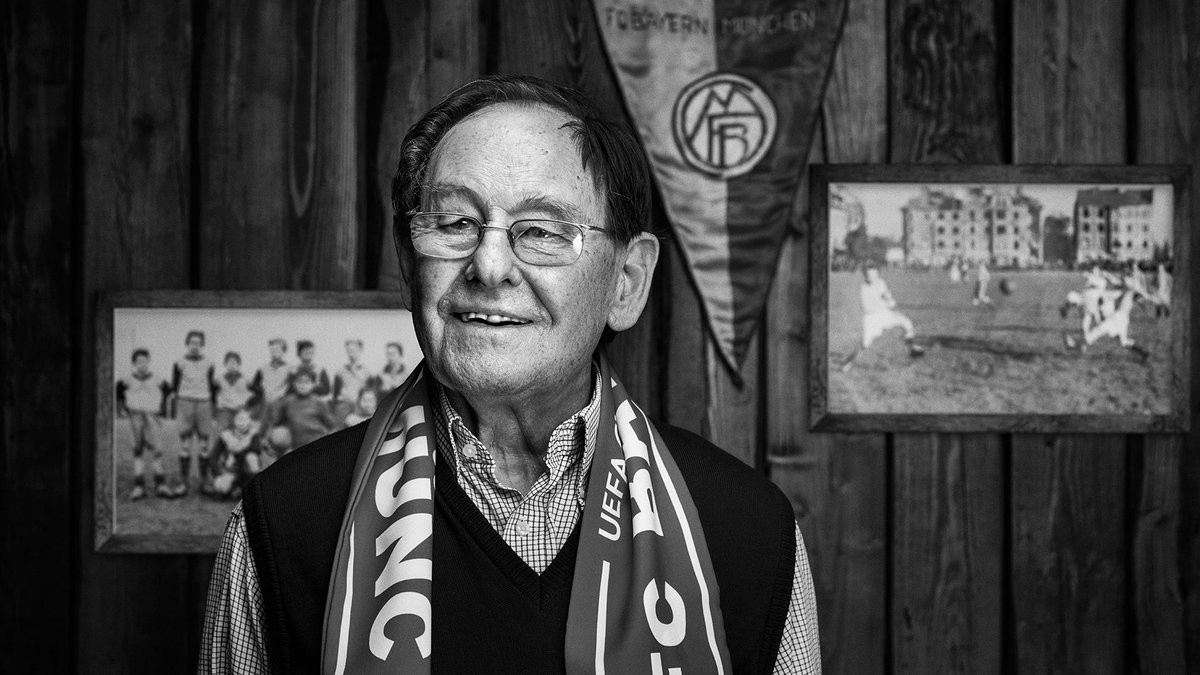 拜仁官方:哀悼荣誉会员K-豪尔 - 拜仁慕尼黑|拉