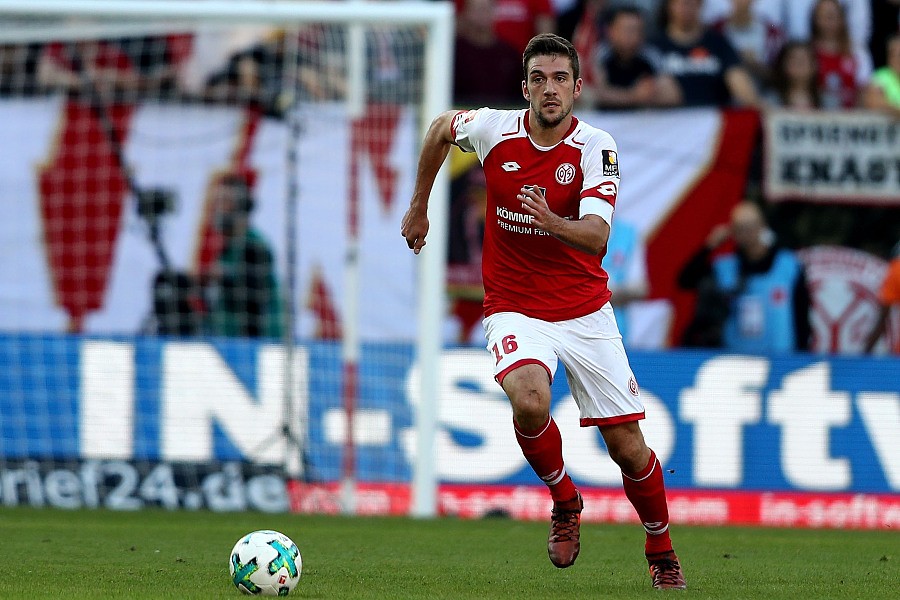 足彩情报:西汉姆联vs布莱顿、沙尔克04vs美因