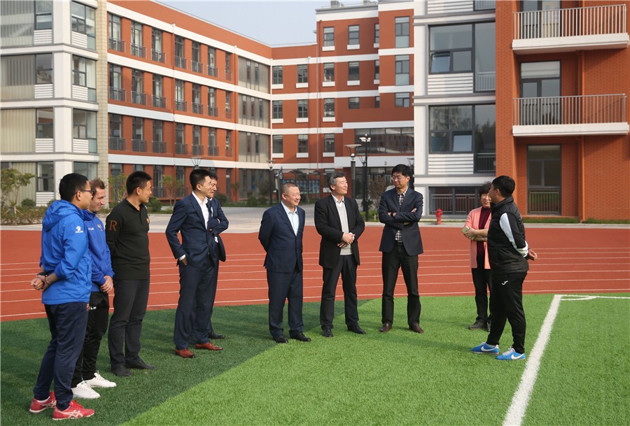 合作双方签约后,青岛黄海足球俱乐部将在青岛39中(海大附中)市北分校
