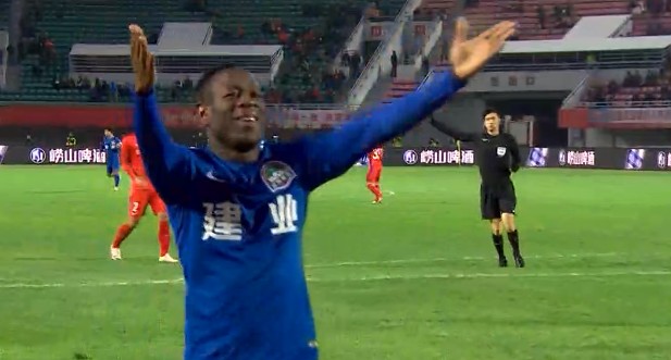 延边1-2建业降入中甲,巴索戈两度奔袭破门,建业