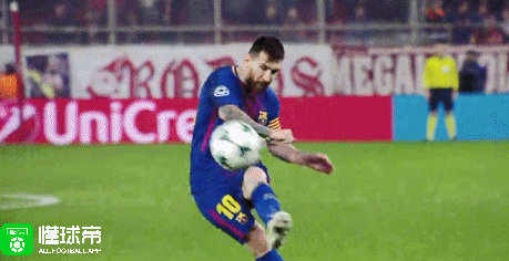 任意球尝试,梅西弧线射门被门将双拳击出