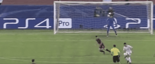 第44分钟,阿扎尔转移球找到阿隆索,后者射门被扑出. 下半场