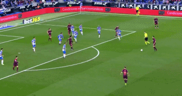 布斯克茨外围低射攻门,洛佩斯倒地单掌挡出