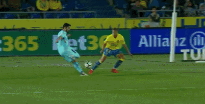 巴萨客场1-1拉帕,领先优势缩小为5分,梅西任意球直接破门