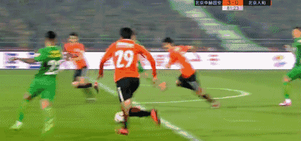 于大宝主罚点球命中!4-0!