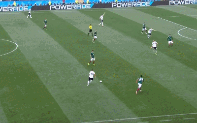 比赛第20分钟,维尔纳禁区内接球后转身,随后射门被没收.