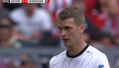 比赛第27分钟,拉斯-本德受伤无法坚持被换下,布兰特替补出场.