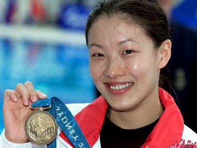 新闻正文   伏明霞获得悉尼奥运会女子跳板比赛金牌,成绩为609.42分.