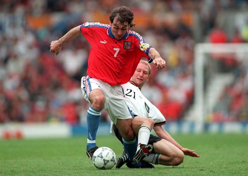 在:1996欧洲杯捷克黄金一代 - 捷克|内德维德|波
