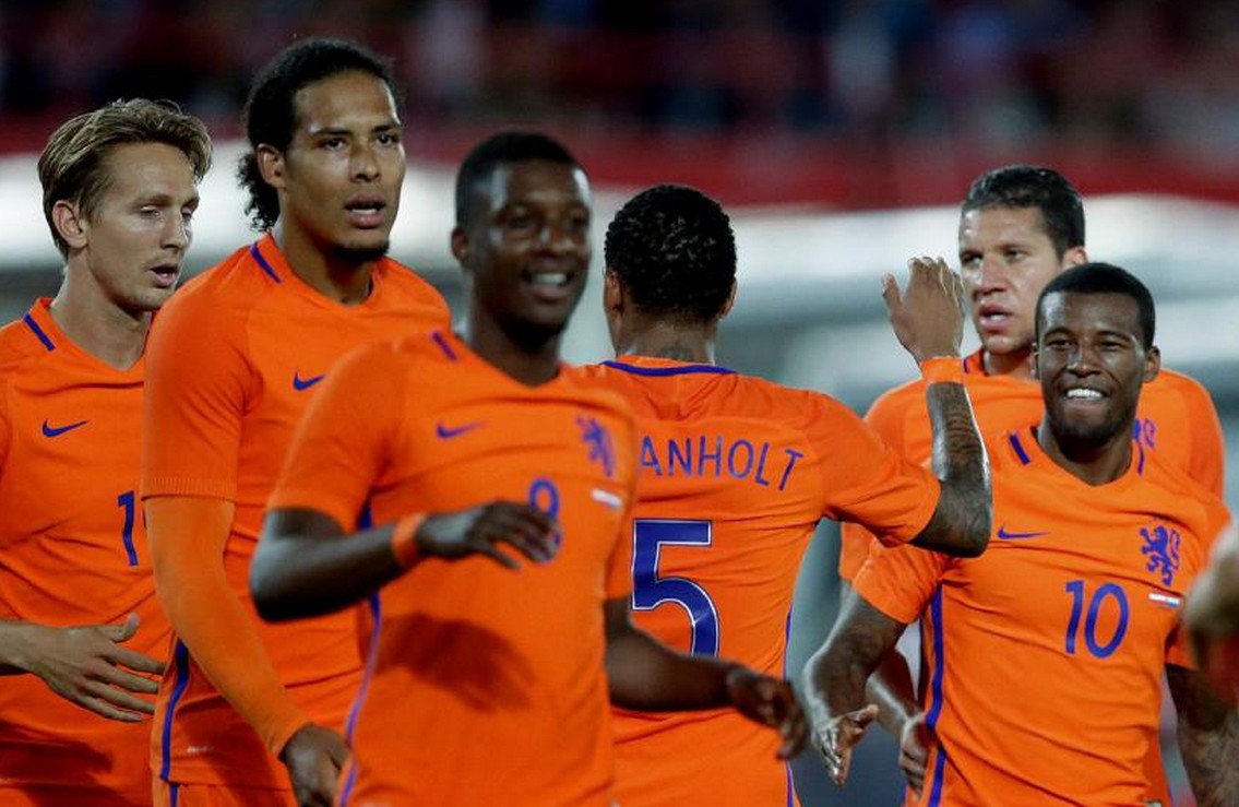 荷兰队帅老布林德公布了最新一期的初选大.
