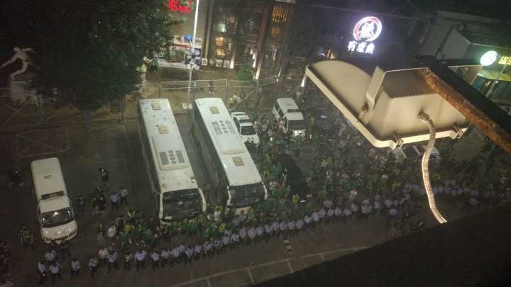 京鲁大战冲突过程:赛场安保秩序水平和球迷素