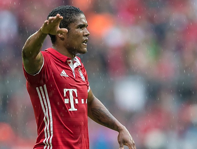 《踢球者》消息,拜仁边锋道格拉斯-科斯塔接下来的几周依然无法复出