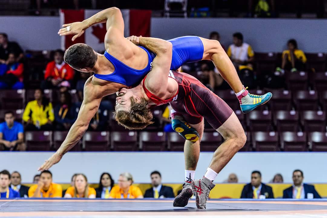 厉害!维泽上演wwe首秀并取胜