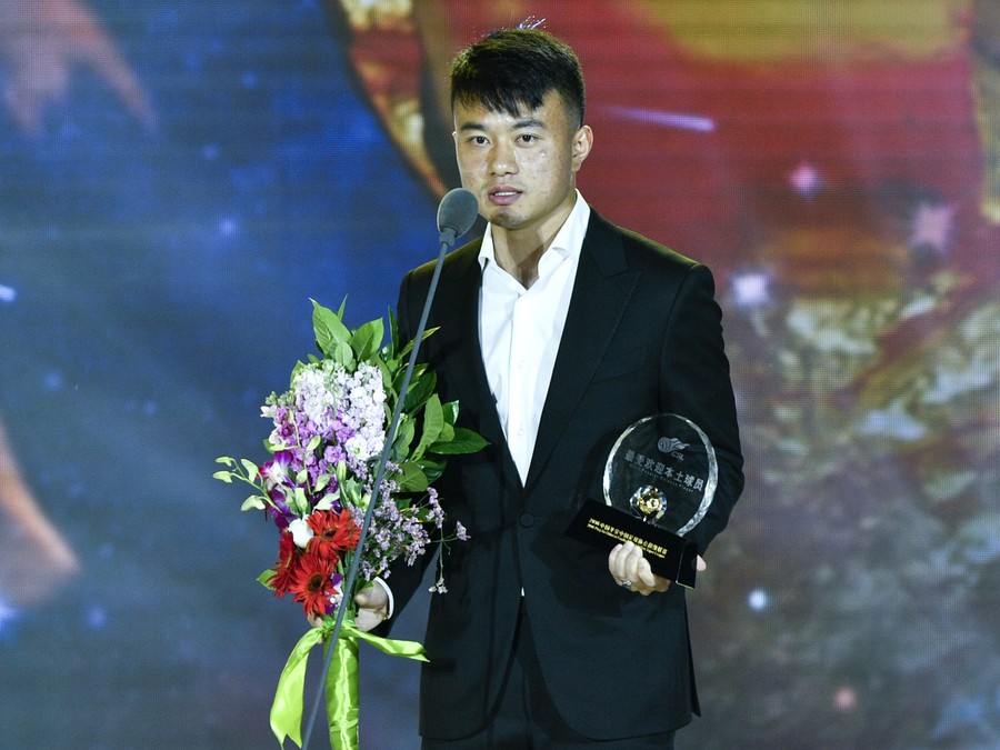 最受欢迎本土球员曹赟定:在国家队还有很多要学习的地方