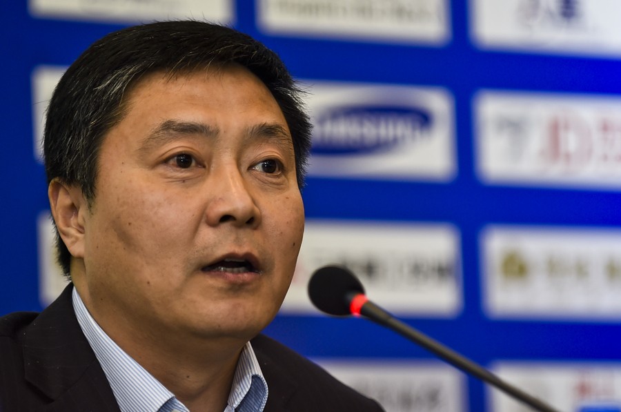 吴晓晖:还没与曼萨诺成功续约;足球理念上存在分歧