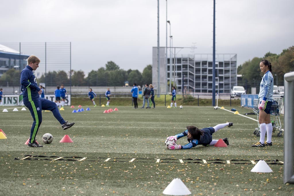 足球外交丨沙尔克04足球俱乐部邀请陕西U14女