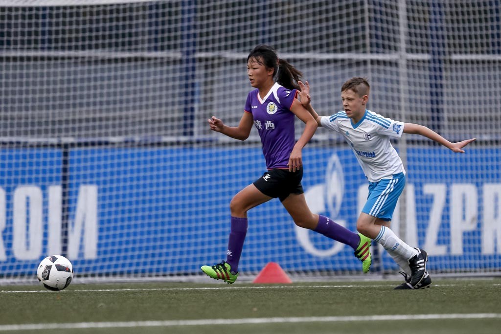 足球外交丨沙尔克04足球俱乐部邀请陕西U14女