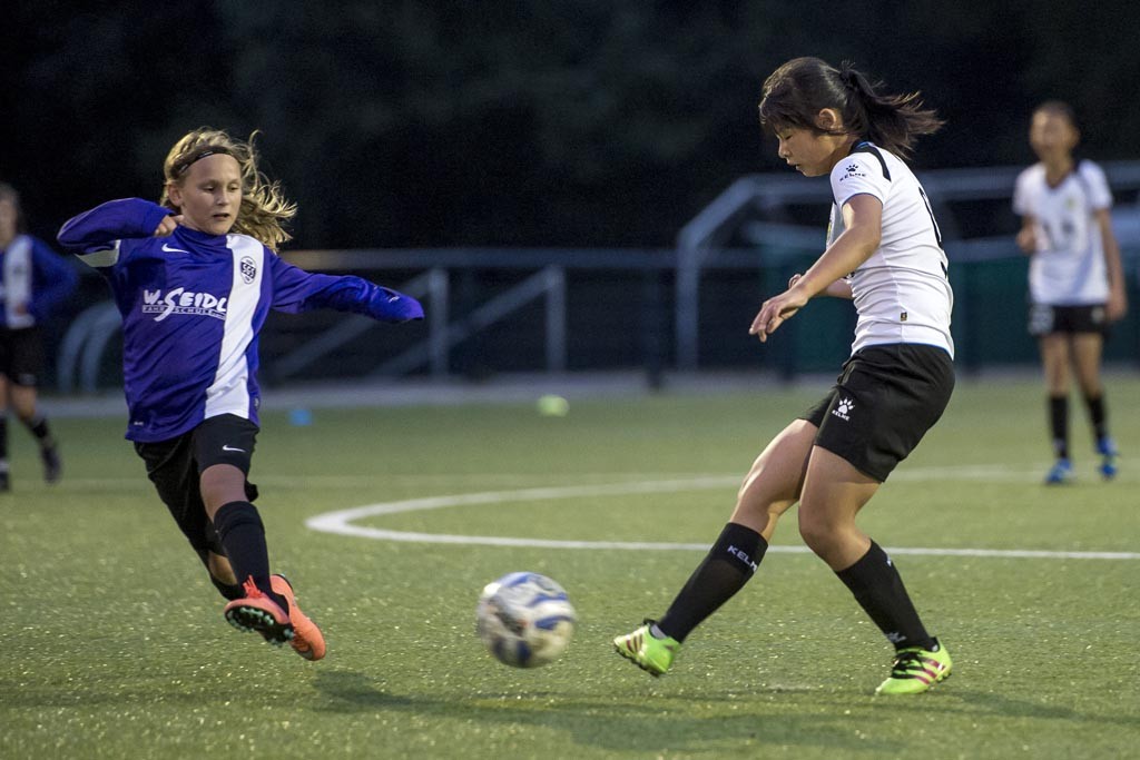 足球外交丨沙尔克04足球俱乐部邀请陕西U14女