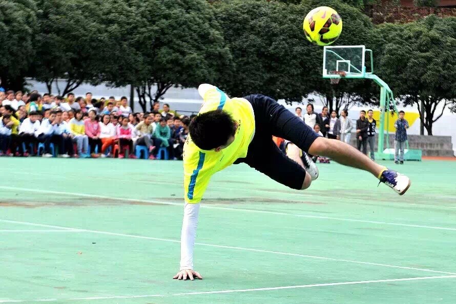 为足球梦想公益足球+花式足球教学