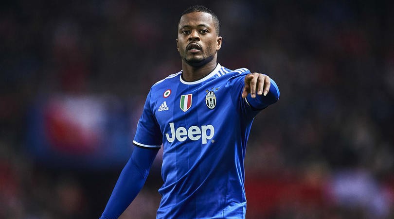 法国老将埃弗拉的经纪人在接受采访时称,埃弗拉对自己本赛季在