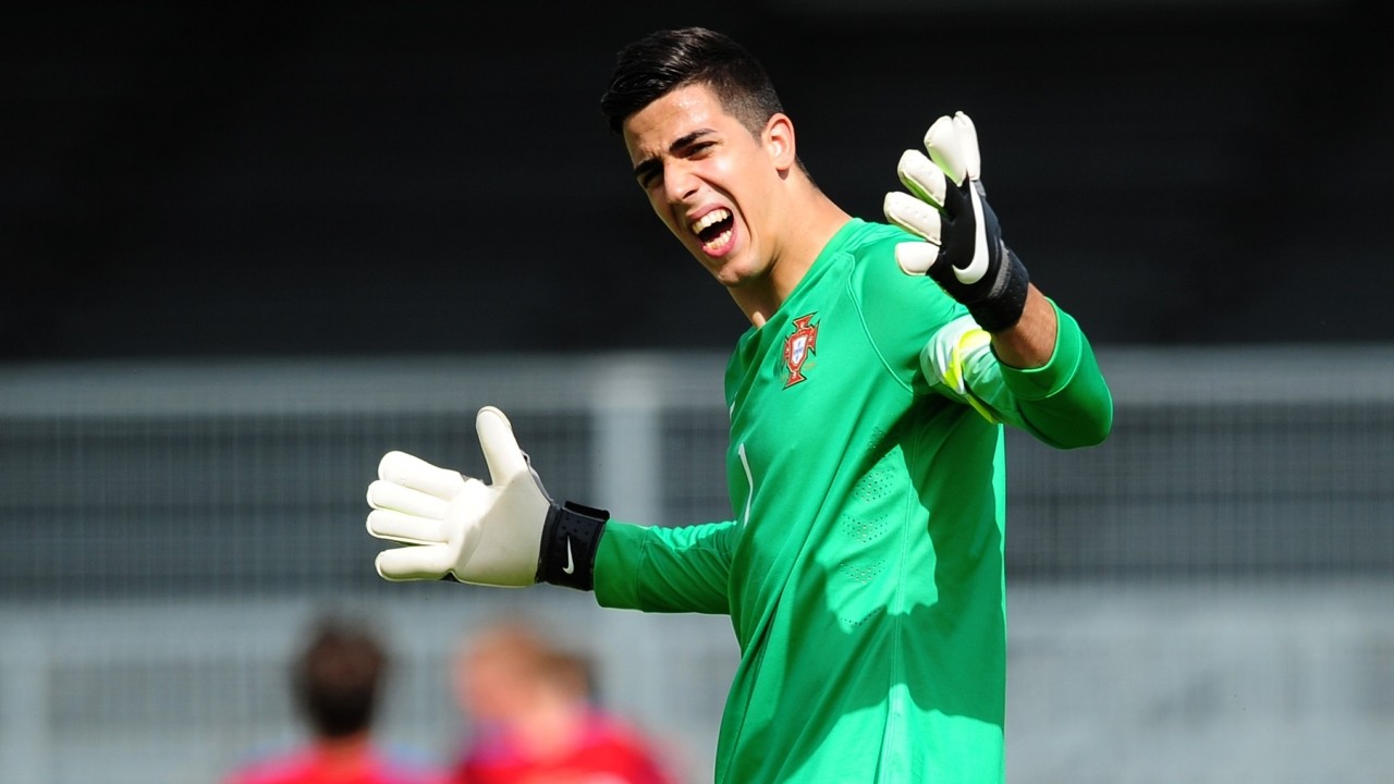 官方:曼联召回葡萄牙门将